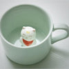 3D Kaffeetasse mit Tierfigur / Keramiktasse mit Figur am Boden