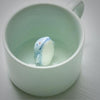 3D Kaffeetasse mit Tierfigur / Keramiktasse mit Figur am Boden